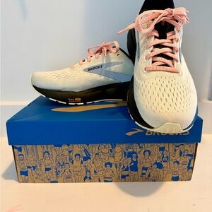 Brooks Women's Athletic Shoes - White with Pink Laces